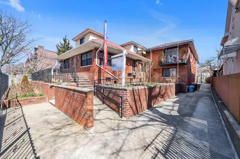 24-25 94 St, New York, NY 11369