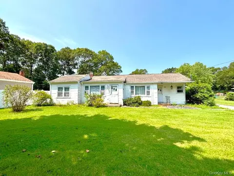 56 Stackyard Dr, Mastic Beach, NY 11951