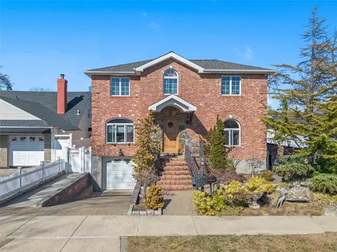 157-33 18 Ave, New York, NY 11357