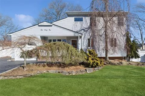 241 N 3rd St, Ronkonkoma, NY 11779