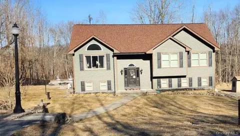 81 Logtown Rd, Greenville, NY 12771