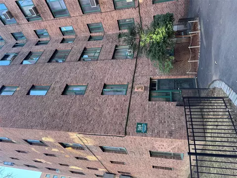 1569 Metropolitan Ave #5G, New York, NY 10462