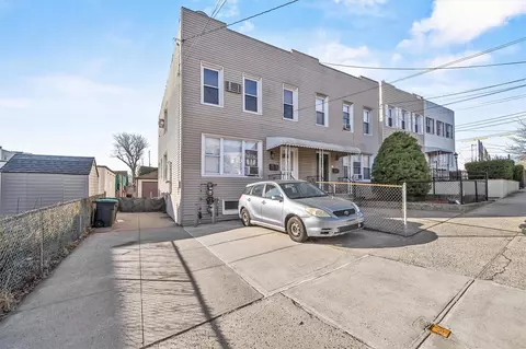 2958 Miles Ave, New York, NY 10465
