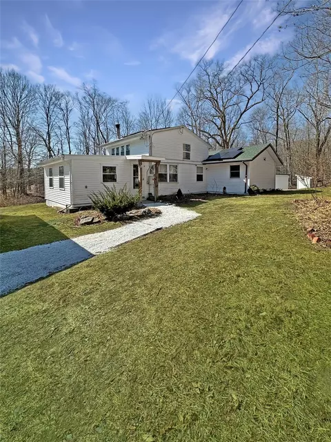 51 Rock Hill Ln, Mount Hope, NY 10963