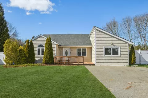 161 Tarpon Ave, Medford, NY 11763