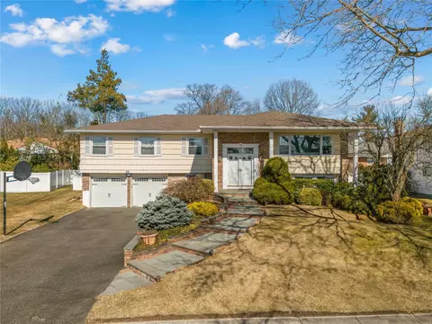 36 Ridge Rd, North Hempstead, NY 11507