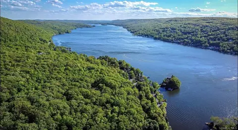 1160 State Route 17a, Greenwood Lake, NY 10925