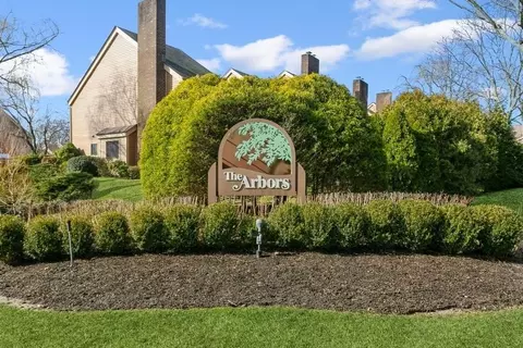 201 Ivy Hill Cres, Rye Brook, NY 10573
