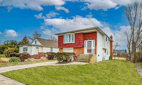 361 Jervis Ave, Copiague, NY 11726