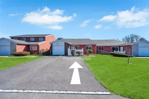203 Flair Ct E, Saint James, NY 11780