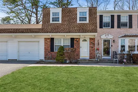 1 Harrison Cmns, Yaphank, NY 11980