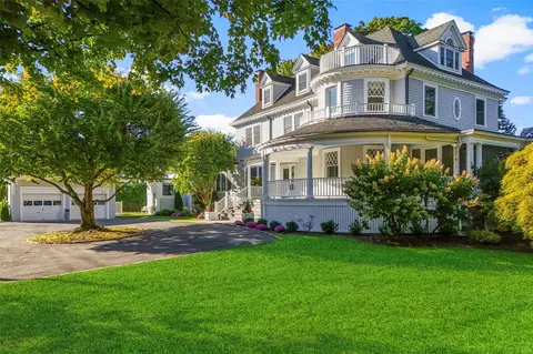 60 Ocean Ave, Larchmont, NY 10538