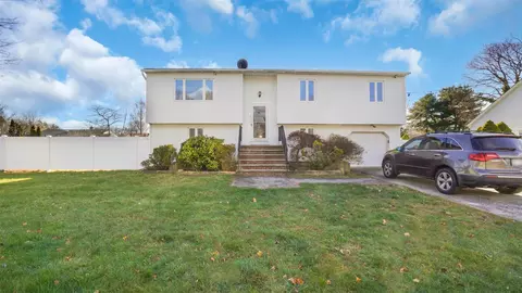 340 Gillette St, Dix Hills, NY 11746