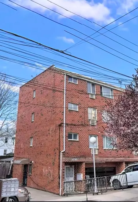 41-24 161 St #1-B1, Flushing, NY 11358