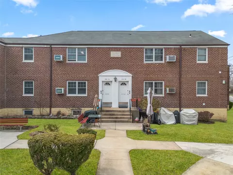 255-10 61 Ave #5A, Little Neck, NY 11362
