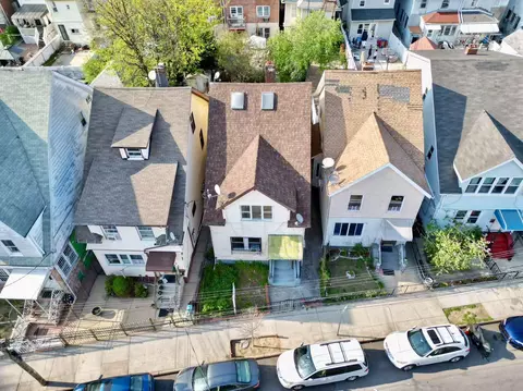 94-17 42 Ave, Elmhurst, NY 11373
