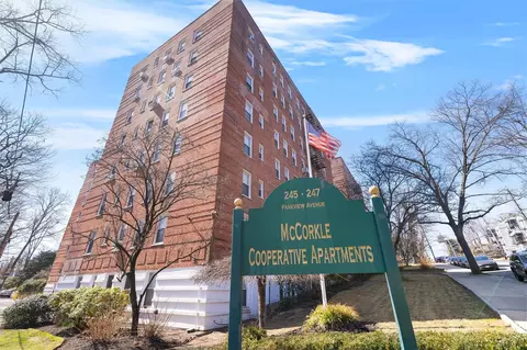 247 Parkview Ave #3J, Yonkers, NY 10708