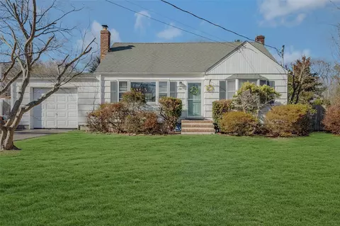 241 Clay Pitts Rd, East Northport, NY 11731