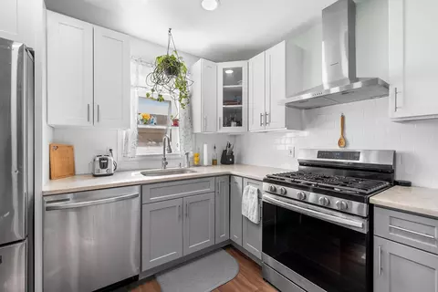 9 Westwood Ave, Deer Park, NY 11729