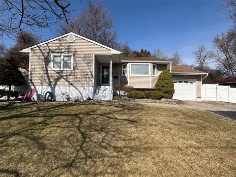 49 N Lexow Ave, Clarkstown, NY 10954