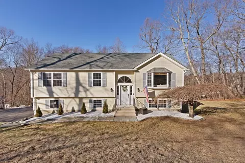 90 Acorn Rd, Southeast, NY 10509