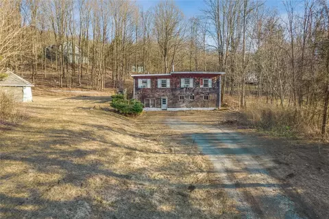 140 Hunns Lake Rd, Stanford, NY 12581