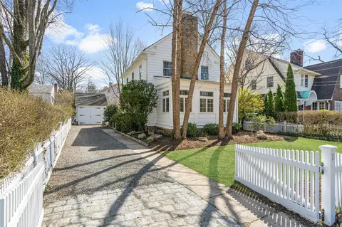 1 Parkway St, Larchmont, NY 10538