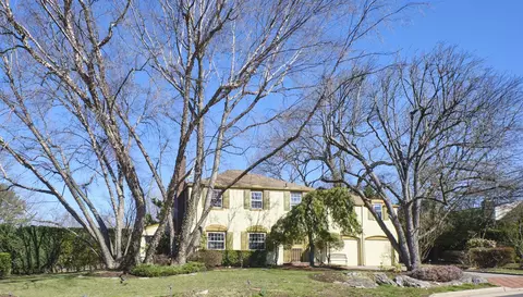 65 Rolling Hill Rd, North Hempstead, NY 11030