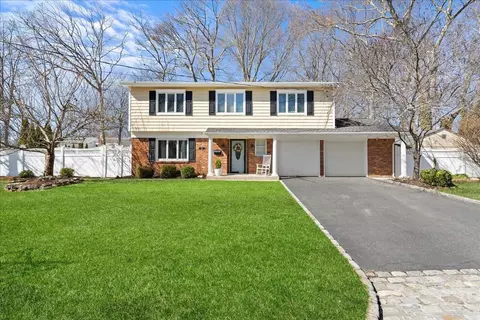 158 Montclair Ave, Saint James, NY 11780