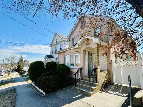 150-12 11th Ave, New York, NY 11357 photo 1