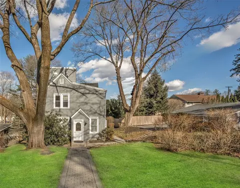 61 North St, Katonah, NY 10536