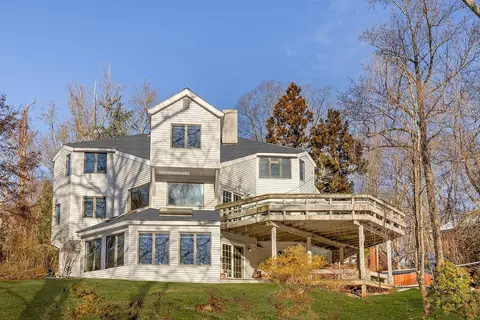 32 Kings Grant Way, Mount Pleasant, NY 10510
