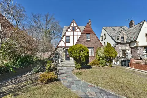 178-15 Croydon Rd, Jamaica, NY 11432