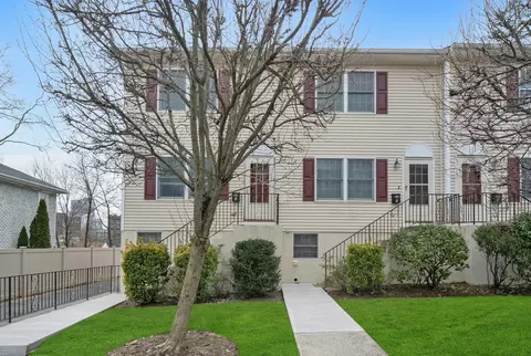 60 Remington Pl #1, New Rochelle, NY 10801