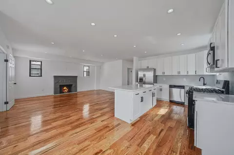 139-19 230 St, New York, NY 11413