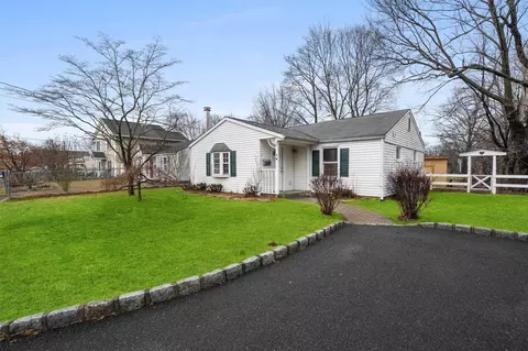 14 Kwiecinski St, West Haverstraw, NY 10993