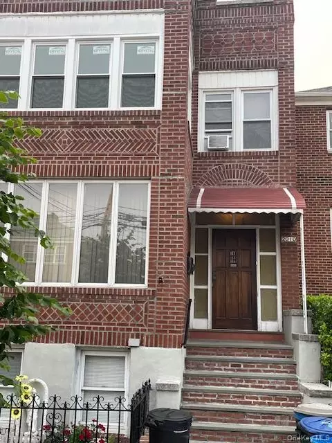 2010 Hobart Ave, New York, NY 10461