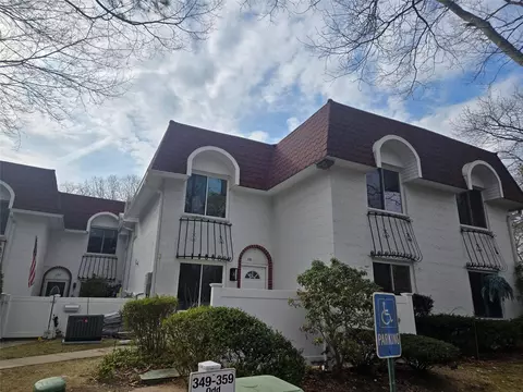 355 Birchwood Rd, Medford, NY 11763