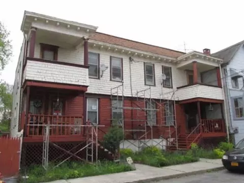 222-224 Robinson St, Hudson, NY 12534