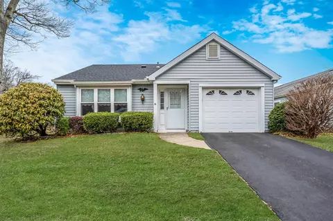493 Cranston Ln, Ridge, NY 11961