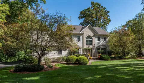 186 Burda Ln, Clarkstown, NY 10956