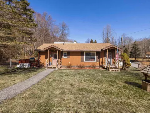 77 Beekman Dr, Kent, NY 10512