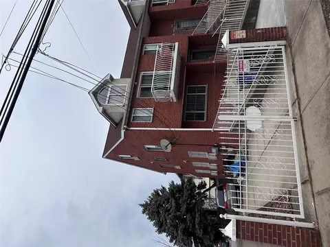136-03 58 Ave, Flushing, NY 11355