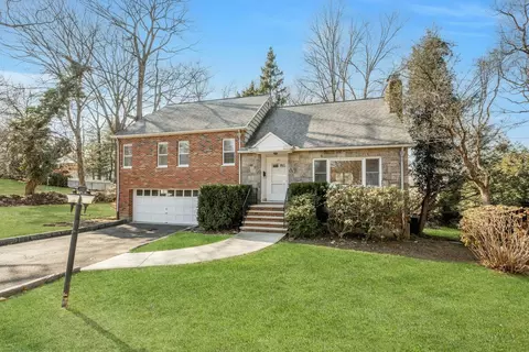 120 Inwood Rd, Greenburgh, NY 10583