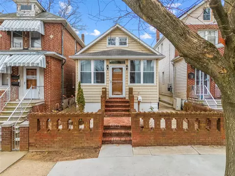 3278 Spencer Dr, New York, NY 10465