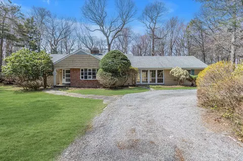 3 Broad Path W, Huntington, NY 11743
