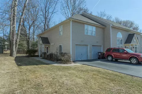 9 Village Cv, Warwick, NY 10990
