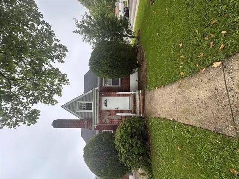 223-45 113th Dr, New York, NY 11429