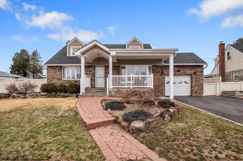 22 Jerome Ave, Hicksville, NY 11801