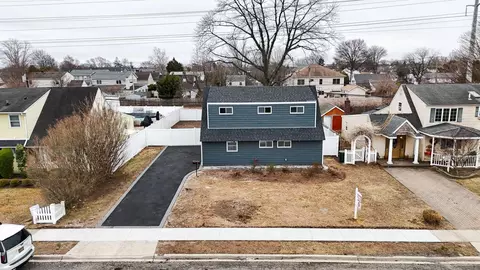 12 Meridian Rd, Levittown, NY 11756